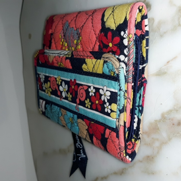 Vera Bradley "Happy Snails" Euro Wallet - Picture 5 of 10